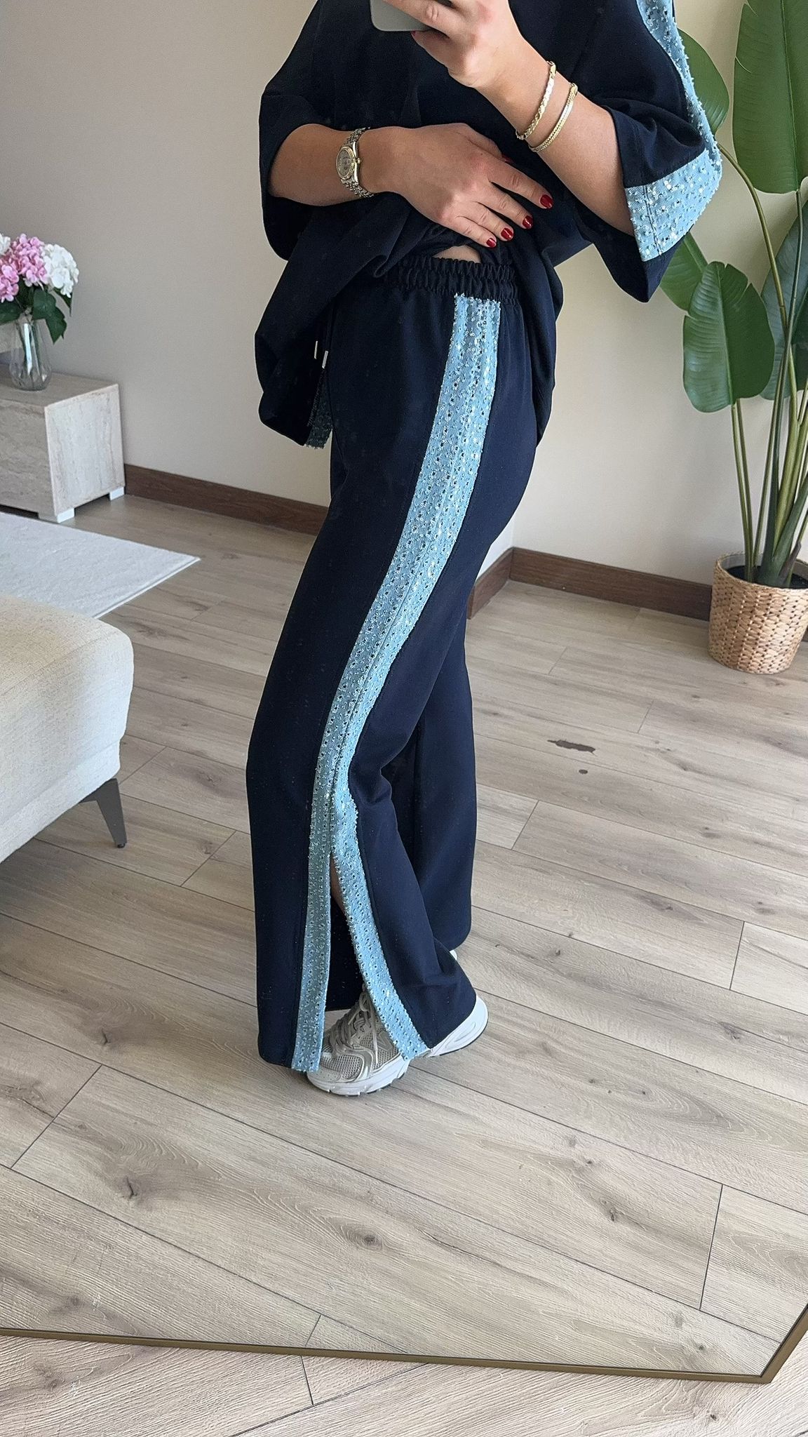 Garnili Yırtmaçlı Payetli Takım