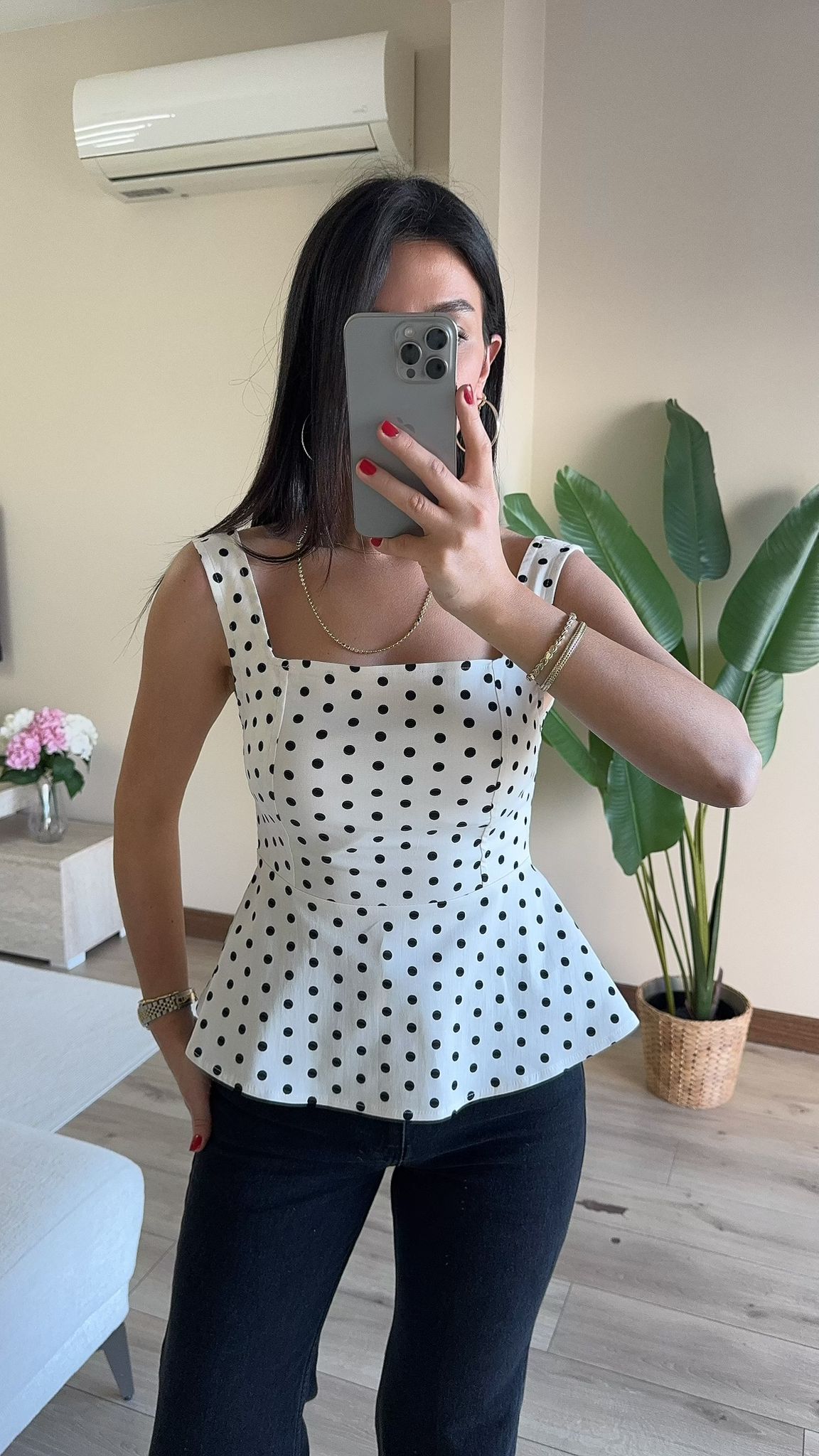 Kare Yaka Puantiyeli Bluz Sırt Kurdele Detaylı