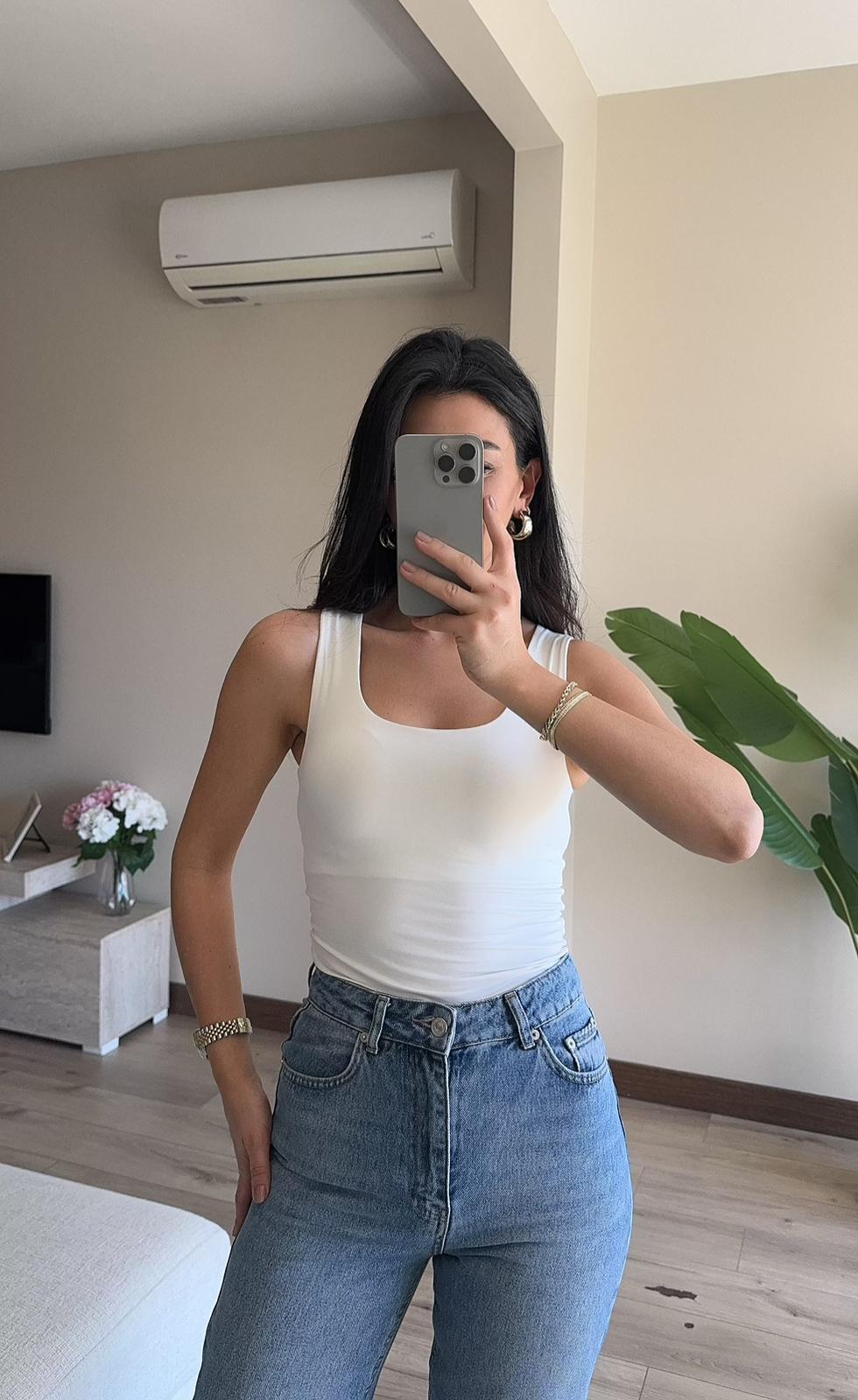 Paçası Kesikli Yüksek Bel Denim Pantolon